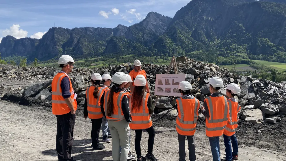 Primarschulbesuch UV Zement erleben