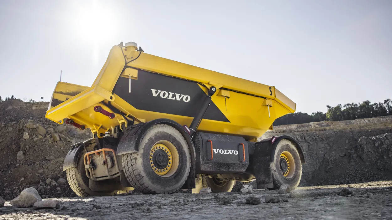 Holcim-Volvo-042 (1)-min.jpg